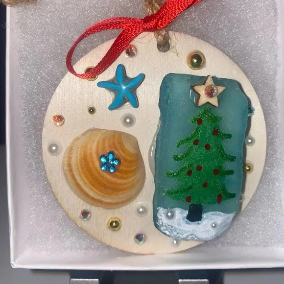 Seaglass Christmas Ornament 🐚 - Picture 1 of 2